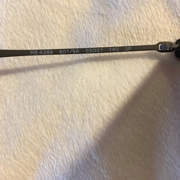 👓😎💯Authentic sunglases unisex 😎👓 - Picture 7 of 8